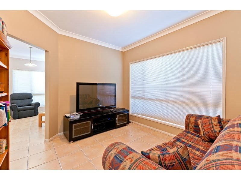 13 Lindeman Place, Redland Bay QLD 4165