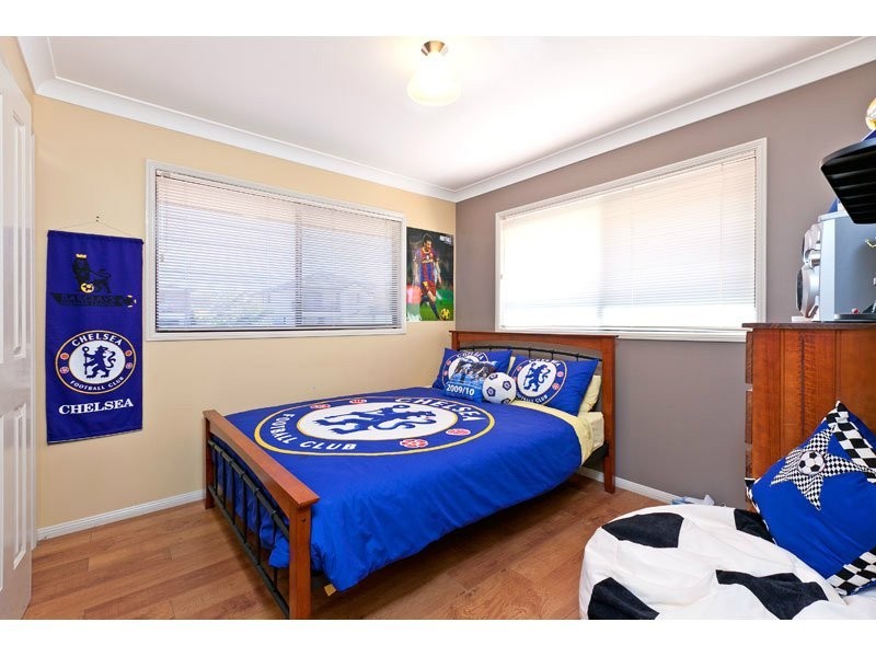 13 Lindeman Place, Redland Bay QLD 4165