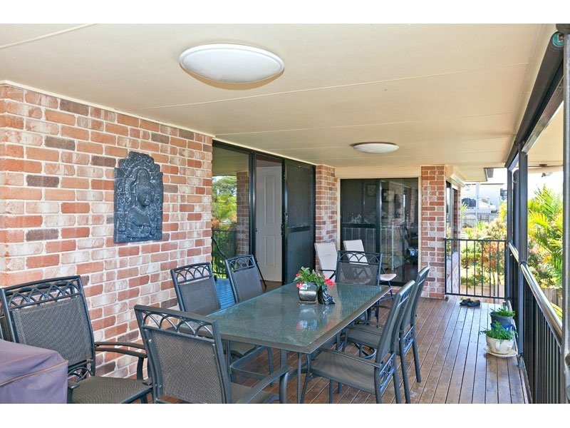 13 Lindeman Place, Redland Bay QLD 4165