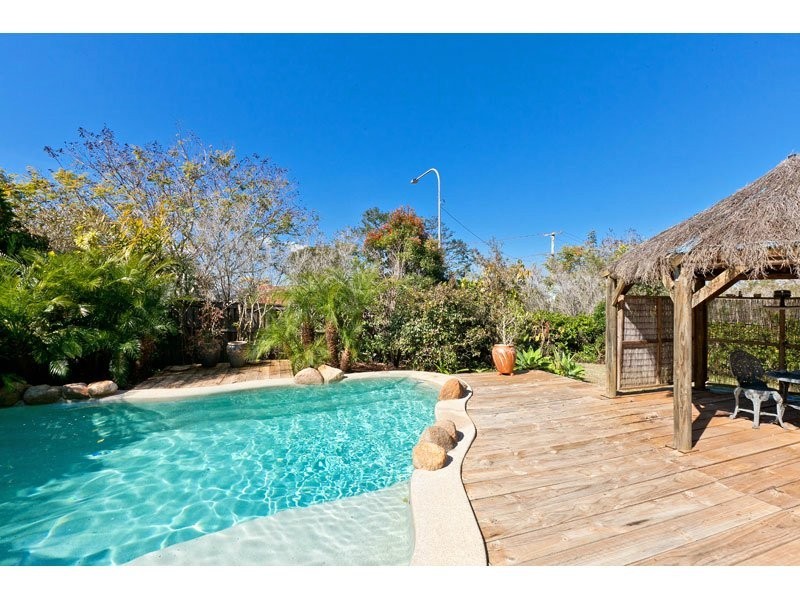 13 Lindeman Place, Redland Bay QLD 4165
