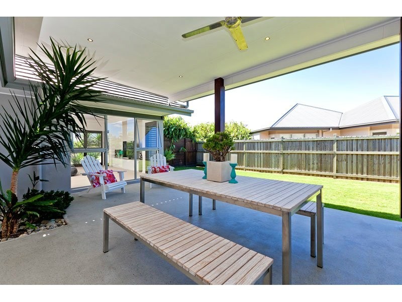 11 Franklin Street, Wakerley QLD 4154