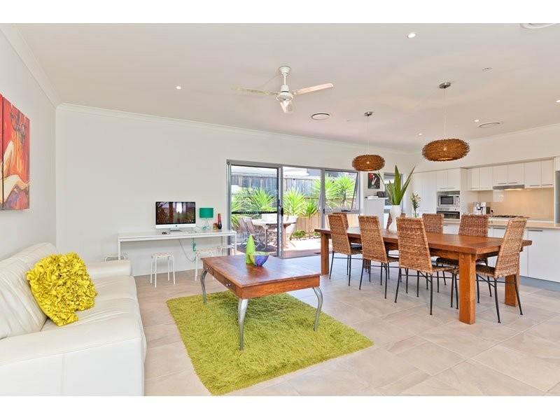 11 Franklin Street, Wakerley QLD 4154