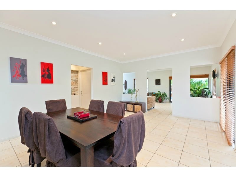 2 Seagrass Place, Redland Bay QLD 4165