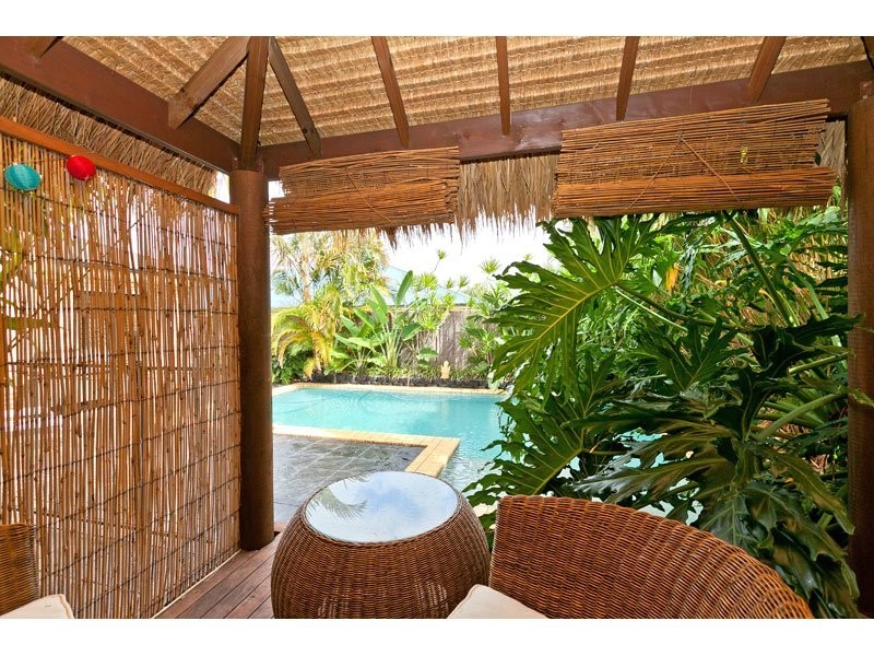 2 Seagrass Place, Redland Bay QLD 4165