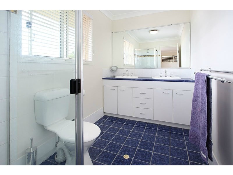 12 Seaside Cl, Thorneside QLD 4158