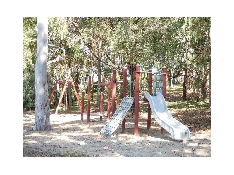 18 Sylvania Street, Wellington Point QLD 4160