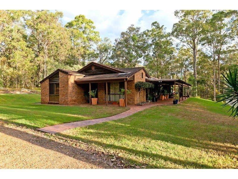 136 Pioneer Road, Sheldon QLD 4157