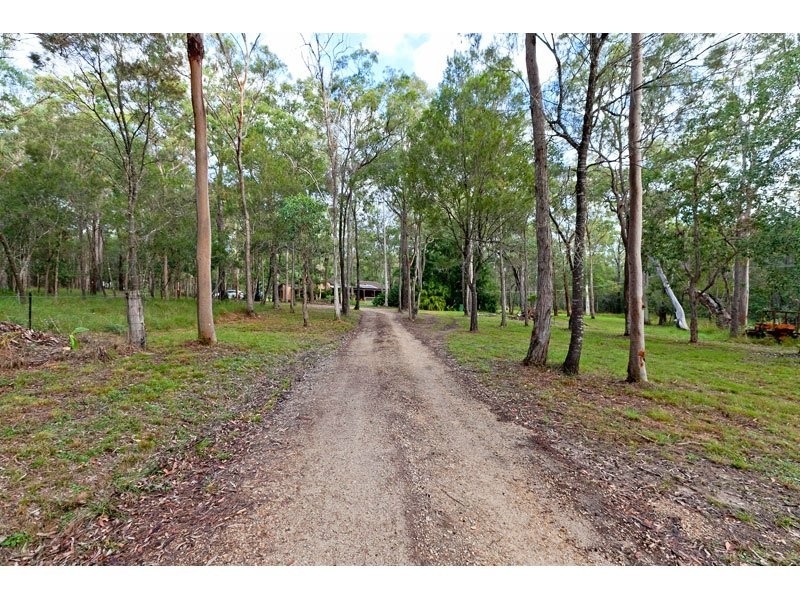 136 Pioneer Road, Sheldon QLD 4157