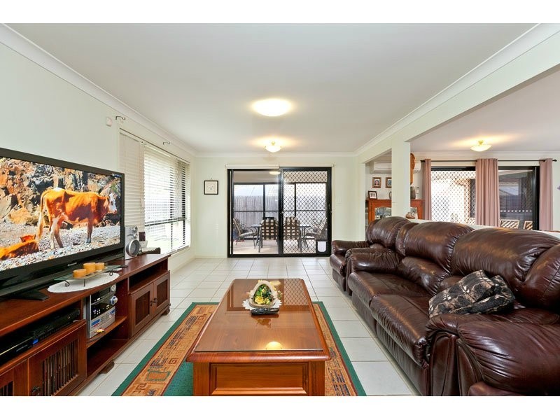 3 Turquoise Street, Redland Bay QLD 4165