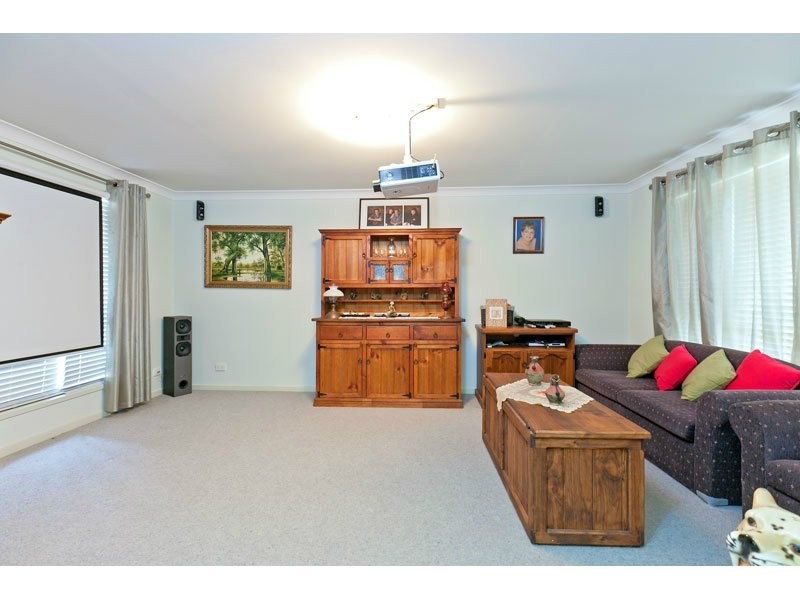 3 Turquoise Street, Redland Bay QLD 4165