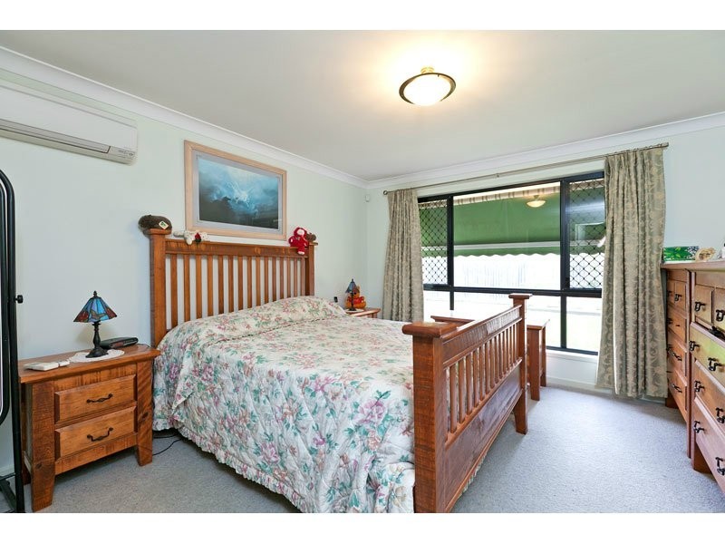 3 Turquoise Street, Redland Bay QLD 4165