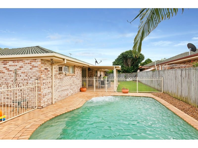 22 Manor Drive, Wellington Point QLD 4160