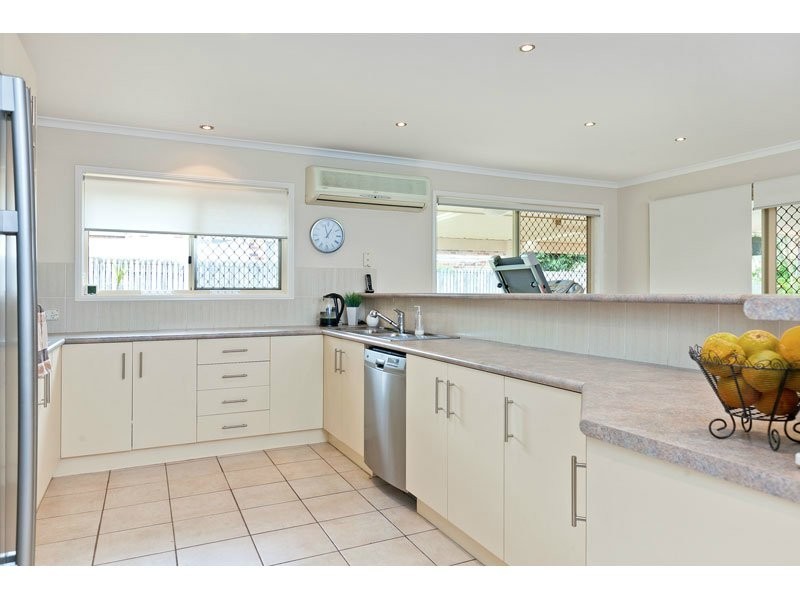 22 Manor Drive, Wellington Point QLD 4160