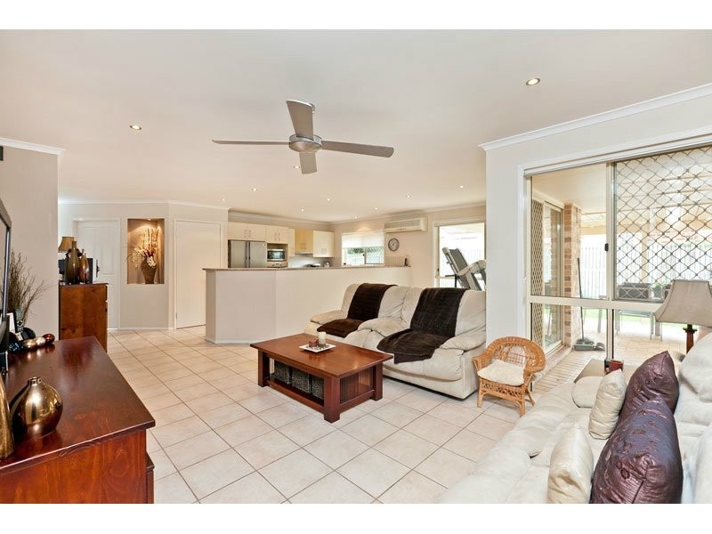 22 Manor Drive, Wellington Point QLD 4160