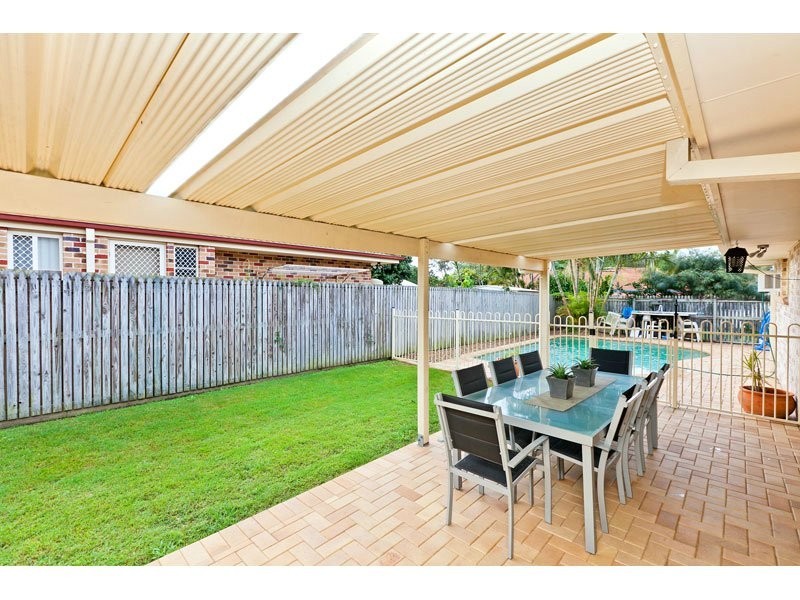 22 Manor Drive, Wellington Point QLD 4160