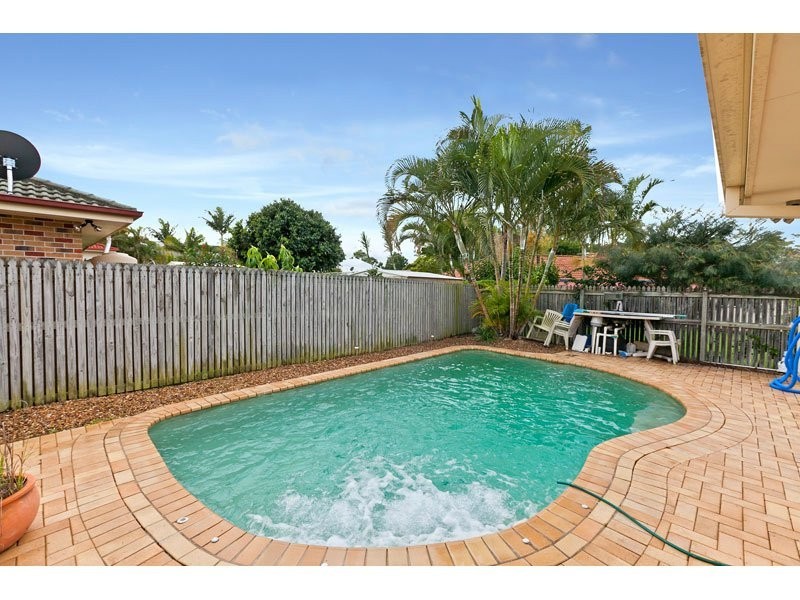 22 Manor Drive, Wellington Point QLD 4160