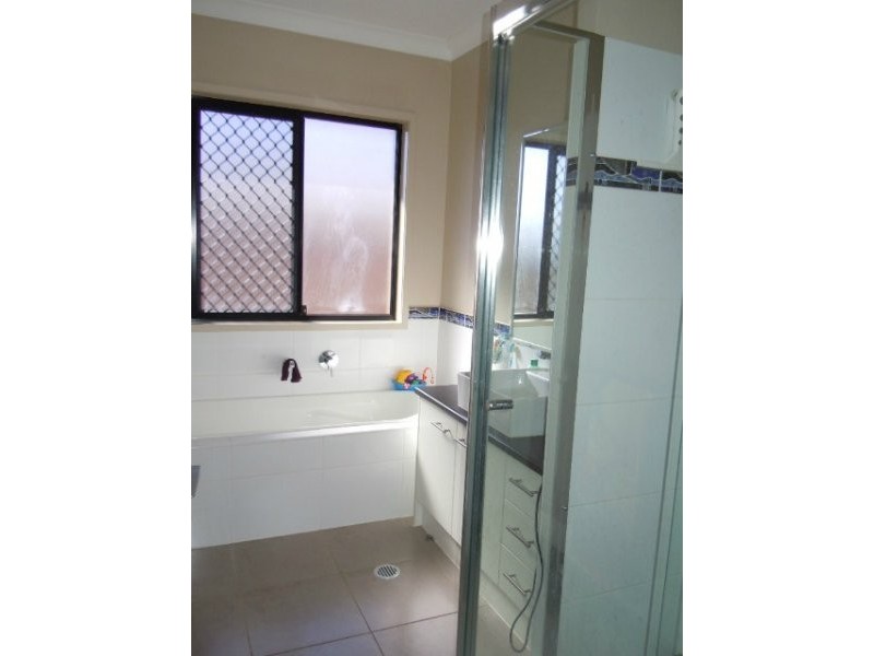 29 Hoskins Drive, Wellington Point QLD 4160