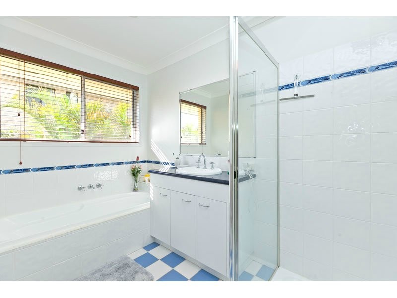 73 Belford Drive, Wellington Point QLD 4160