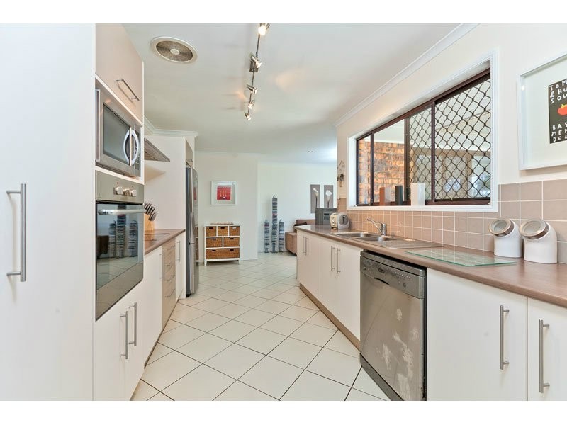 65 Riesling Street, Thornlands QLD 4164