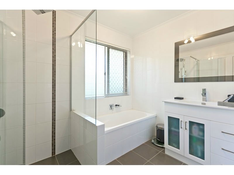 65 Riesling Street, Thornlands QLD 4164