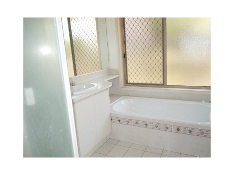 24 Spurs Drive, Wellington Point QLD 4160