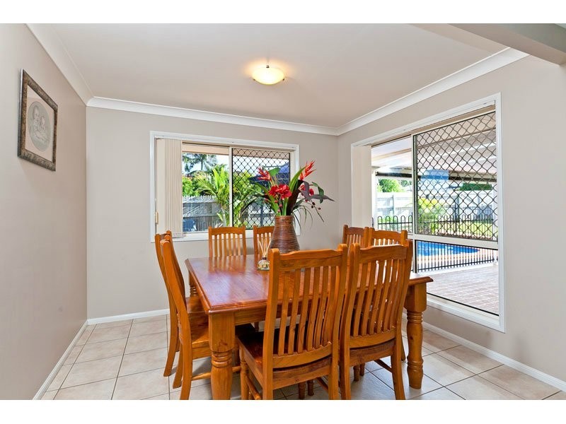 11 Peach Close, Birkdale QLD 4159