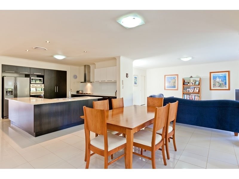 20 Bedarra Street, Redland Bay QLD 4165