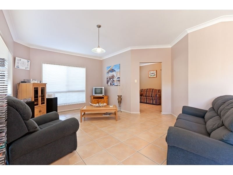 13 Lindeman Place, Redland Bay QLD 4165