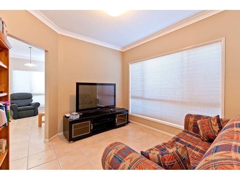 13 Lindeman Place, Redland Bay QLD 4165