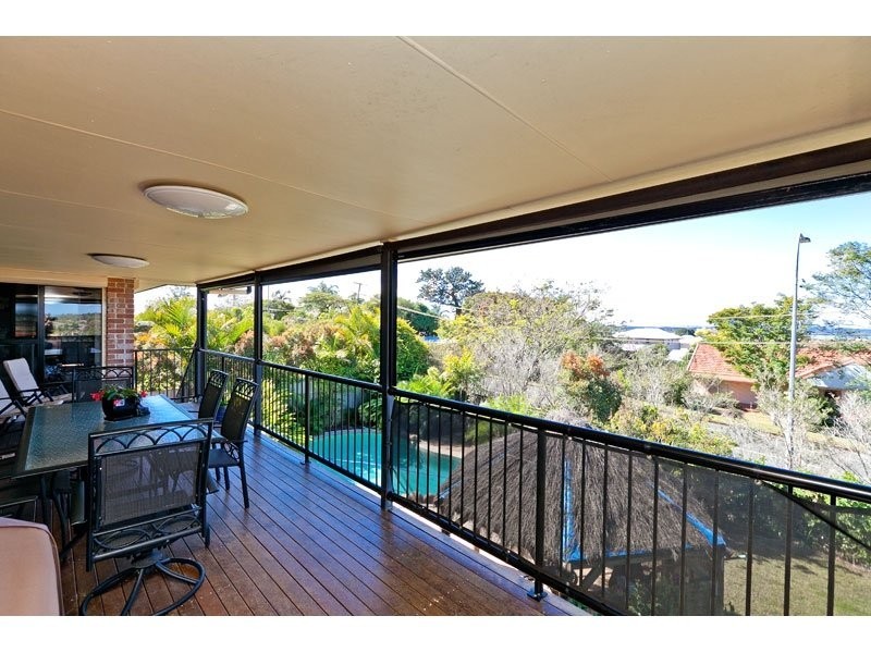 13 Lindeman Place, Redland Bay QLD 4165