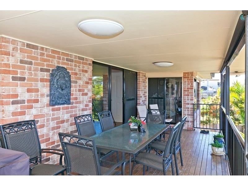 13 Lindeman Place, Redland Bay QLD 4165
