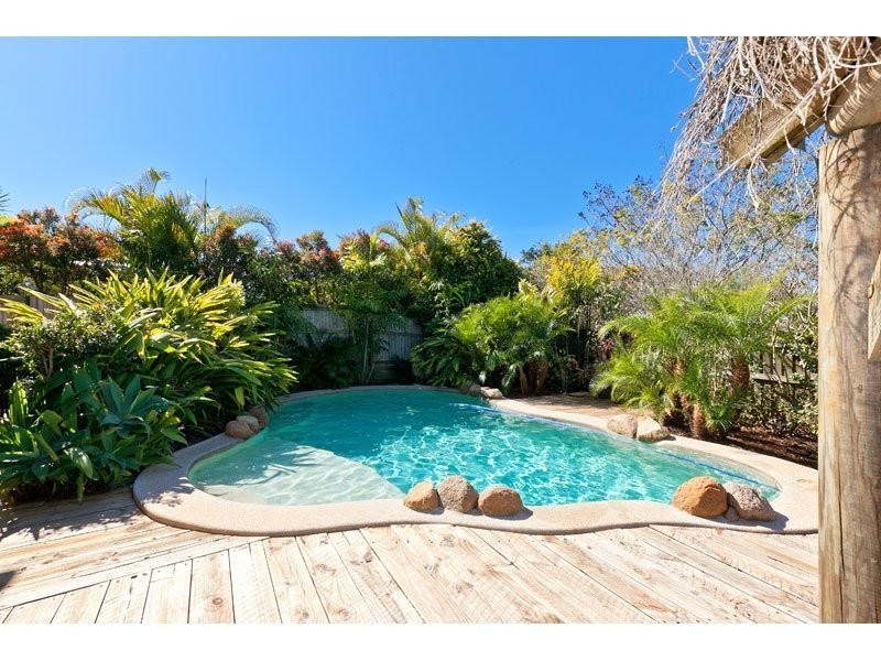 13 Lindeman Place, Redland Bay QLD 4165
