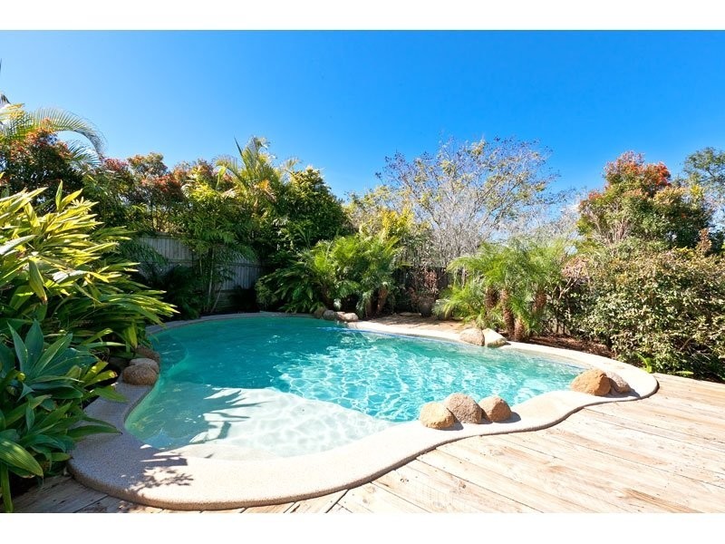 13 Lindeman Place, Redland Bay QLD 4165