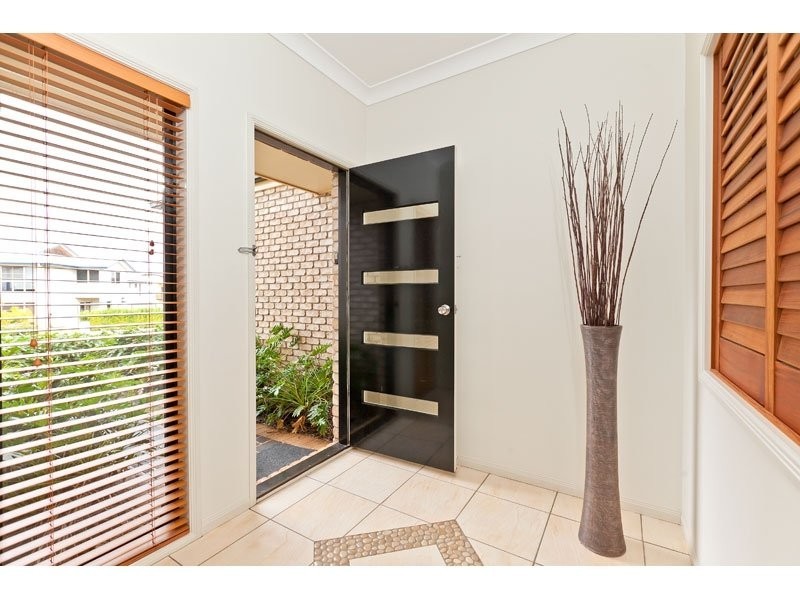 2 Seagrass Place, Redland Bay QLD 4165