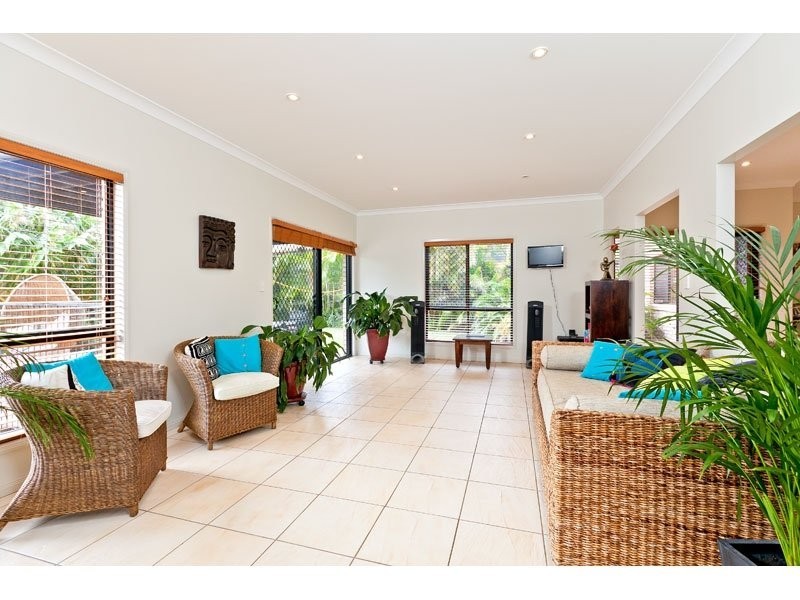 2 Seagrass Place, Redland Bay QLD 4165