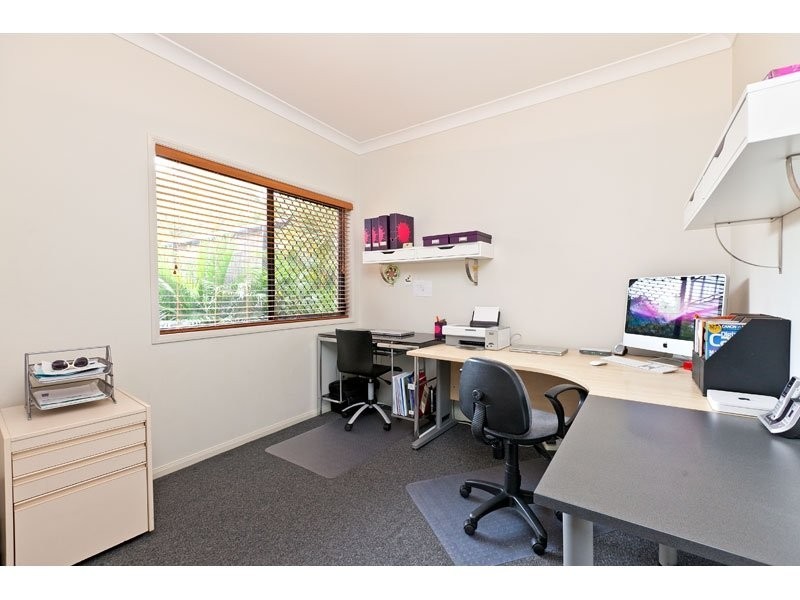 2 Seagrass Place, Redland Bay QLD 4165