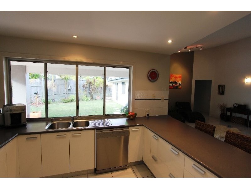 2 Zeus Court, Cleveland QLD 4163