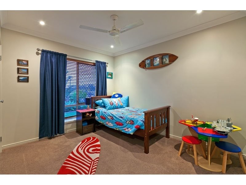 6 Newton Close, Redland Bay QLD 4165