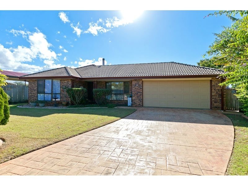 5 Gleneagles Crt, Redland Bay QLD 4165