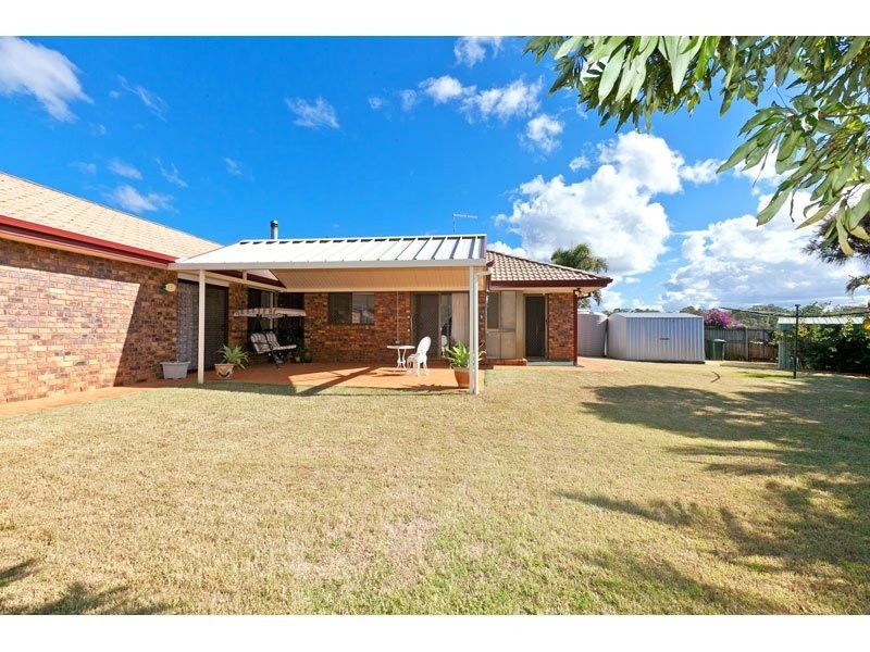 5 Gleneagles Crt, Redland Bay QLD 4165