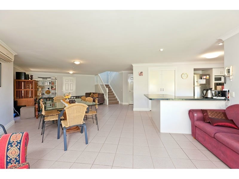 1 Zephyr Court, Birkdale QLD 4159