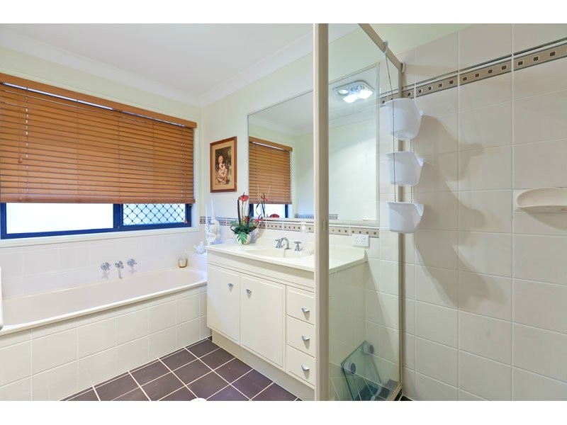 40 Bedarra Street, Redland Bay QLD 4165