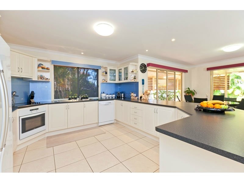 4 St. Ives Court, Redland Bay QLD 4165