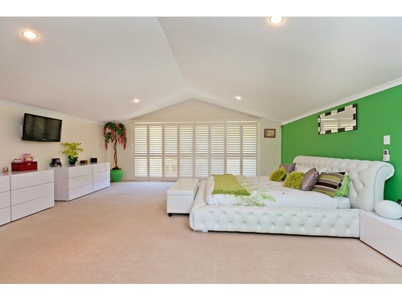 4 St. Ives Court, Redland Bay QLD 4165