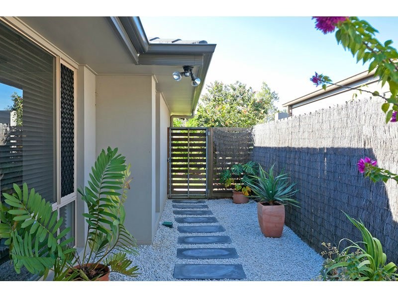 55 Azure Ave, Redland Bay QLD 4165