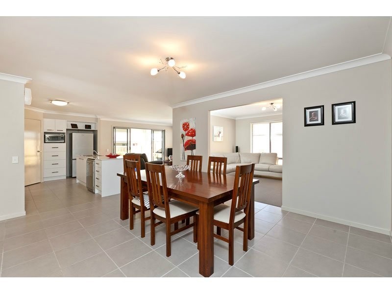 24 Unwin Road, Redland Bay QLD 4165