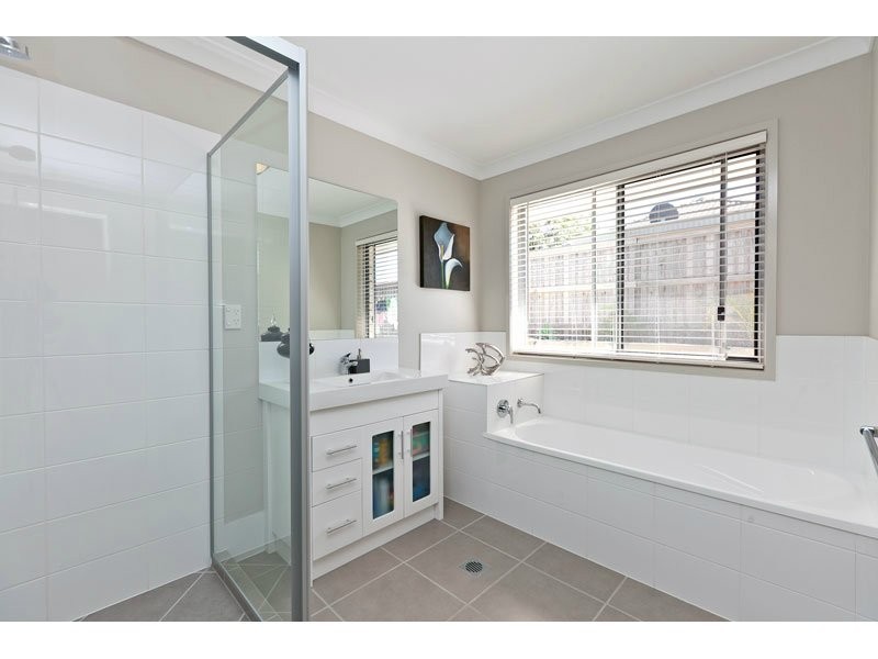 24 Unwin Road, Redland Bay QLD 4165