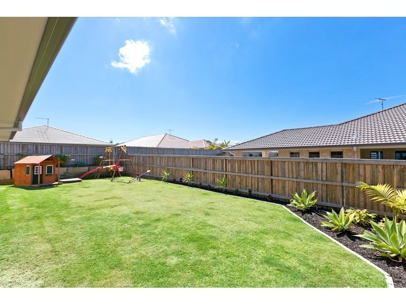 24 Unwin Road, Redland Bay QLD 4165