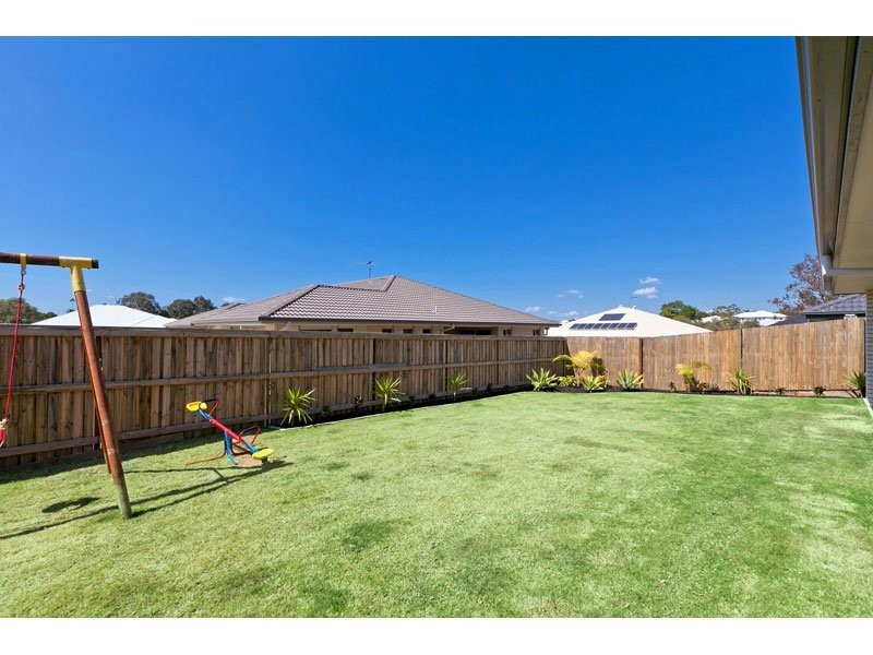 24 Unwin Road, Redland Bay QLD 4165