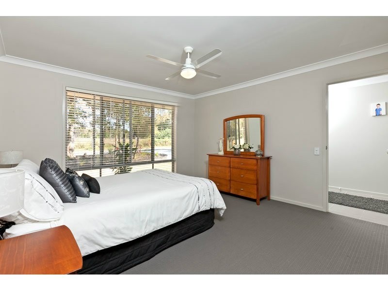 24 Unwin Road, Redland Bay QLD 4165